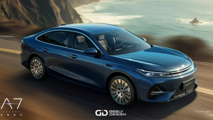Harga Lebih Terjangkau, Geely Galaxy A7 Bersaing dengan Toyota Camry Hybrid